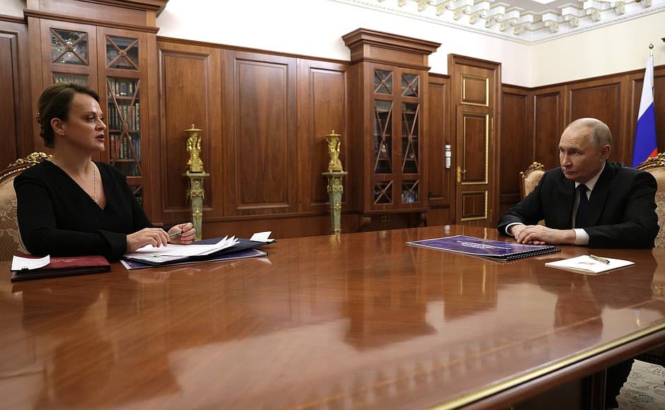 Putin, Savunma Bakan Yardımcısı Anna Tsivileva ile Görüştü